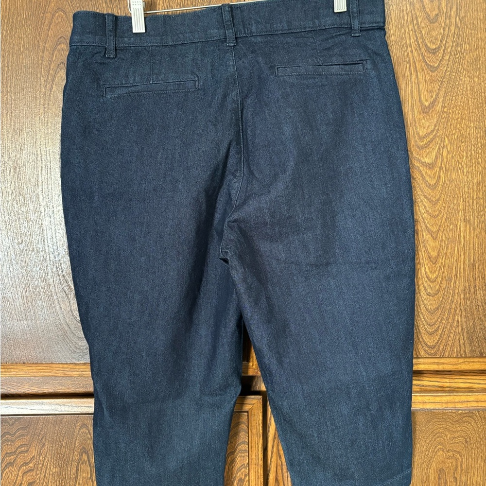 Capris - Picture 6 of 9